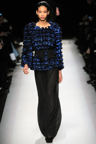 Look 32